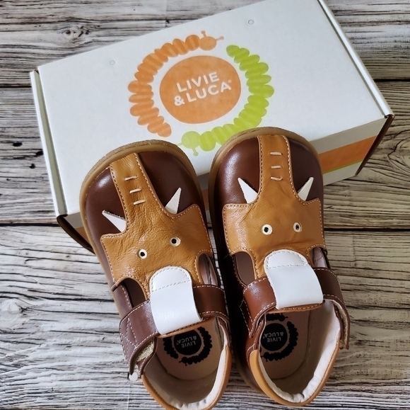 Livie and Luca Elephant Shoes New Without Box - Picture 1 of 12